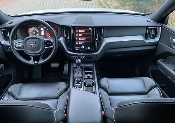 Volvo XC 60 cena 133500 przebieg: 143445, rok produkcji 2020 z Szczecin małe 742